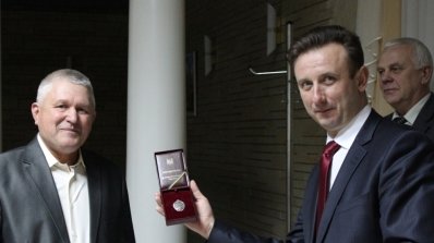 АТ «Вінницяобленерго» – особистий кабінет, передати покази лічильника, кол-центр 0 (800) 30-95-95 20 грудня Президент України підписав Указ Про відзначення державними нагородами України з нагоди Дня енергетика_1