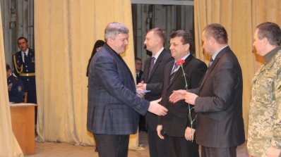 АТ «Вінницяобленерго» – особистий кабінет, передати покази лічильника, кол-центр 0 (800) 30-95-95 Андрій Поліщук взяв участь у заходах, присвячених Дню захисників Донецького летовища _14