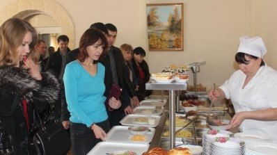 АТ «Вінницяобленерго» – особистий кабінет, передати покази лічильника, кол-центр 0 (800) 30-95-95 У їдальні Товариства - страви від Павла з наукою від Ектора_2