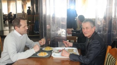 АТ «Вінницяобленерго» – особистий кабінет, передати покази лічильника, кол-центр 0 (800) 30-95-95 У їдальні Товариства - страви від Павла з наукою від Ектора_8