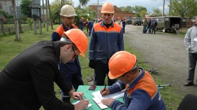 АТ «Вінницяобленерго» – personal account, transmit meter readings, call center 0 (800) 217-217 У Літині визначали кращих електромонтерів_14