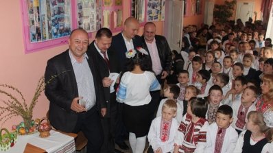 АТ «Вінницяобленерго» – особистий кабінет, передати покази лічильника, кол-центр 0 (800) 30-95-95 До дітей – з подарунками!_6