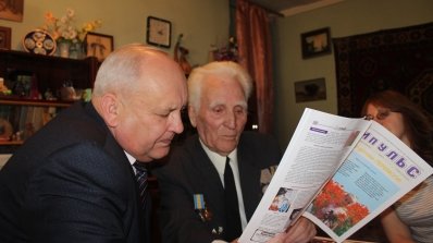 АТ «Вінницяобленерго» – особистий кабінет, передати покази лічильника, кол-центр 0 (800) 30-95-95 Напередодні свята - в гості до ветеранів_9
