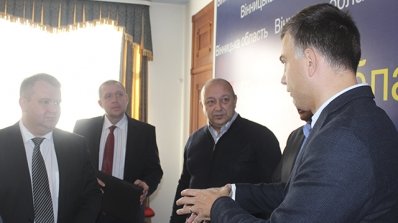 АТ «Вінницяобленерго» – особистий кабінет, передати покази лічильника, кол-центр 0 (800) 30-95-95 Зустріч енергетиків із делегацією з Китаю_10