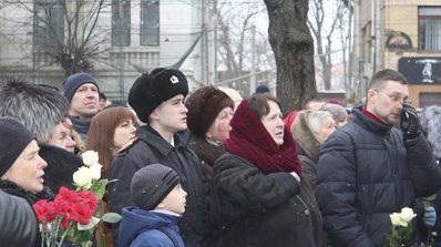 АТ «Вінницяобленерго» – особистий кабінет, передати покази лічильника, кол-центр 0 (800) 30-95-95 У лютому 2014-ого-небо падало, взимку 2018-ого-сніжило цвітом нерозквітлої вишні_6