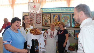 АТ «Вінницяобленерго» – personal account, transmit meter readings, call center 0 (800) 217-217 Енергетики взяли участь в урочистостях з нагоди державних свят_14
