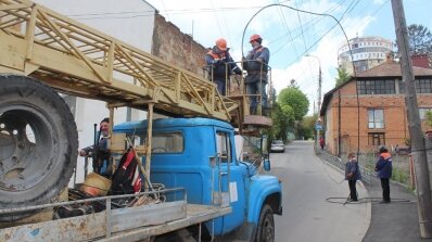 АТ «Вінницяобленерго» – особистий кабінет, передати покази лічильника, кол-центр 0 (800) 30-95-95 Які вони – трудові будні електромонтерів під час карантину?_2