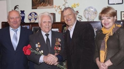 АТ «Вінницяобленерго» – особистий кабінет, передати покази лічильника, кол-центр 0 (800) 30-95-95 Шануймо ветеранів! Низький їм уклін._4