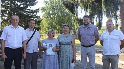 АТ «Вінницяобленерго» – особистий кабінет, передати покази лічильника, кол-центр 0 (800) 30-95-95 Черговий смартфон «доїхав» до свого володаря. _6