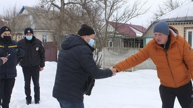 АТ «Вінницяобленерго» – особистий кабінет, передати покази лічильника, кол-центр 0 (800) 30-95-95 Обстеження працівниками ВЦЕМ наслідків пожежі в с.Сутиски._23