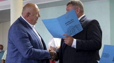 АТ «Вінницяобленерго» – особистий кабінет, передати покази лічильника, кол-центр 0 (800) 30-95-95 Влада Вінниччини відзначила працю енергетиків та привітала зі святами._8