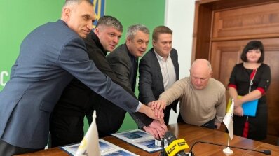 АТ «Вінницяобленерго» – особистий кабінет, передати покази лічильника, кол-центр 0 (800) 30-95-95 Про презентацію поштового блоку "Воїни світла. Воїни добра" за участі енергетиків._4
