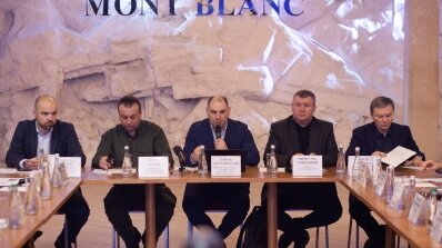 АТ «Вінницяобленерго» – особистий кабінет, передати покази лічильника, кол-центр 0 (800) 30-95-95 Андрій Поліщук взяв участь у роботі Міжвідомчої наради щодо створення індустріальних парків._2