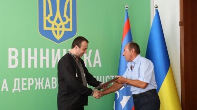 АТ «Вінницяобленерго» – особистий кабінет, передати покази лічильника, кол-центр 0 (800) 30-95-95 Влада Вінниччини відзначила працю наших високовольтників. _3