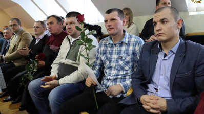 АТ «Вінницяобленерго» – personal account, transmit meter readings, call center 0 (800) 217-217 Світло, яке тримається на людях: кращих енергетиків відзначили напередодні професійного свята_11