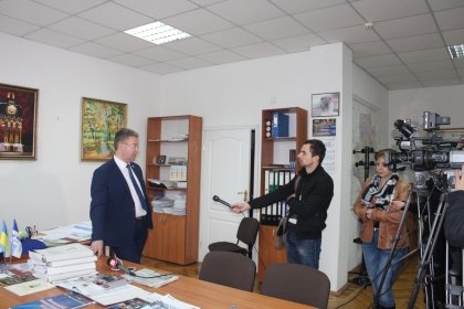 АТ «Вінницяобленерго» – особистий кабінет, передати покази лічильника, кол-центр 0 (800) 30-95-95 Найголовніше, щоб люди були зі світлом_0