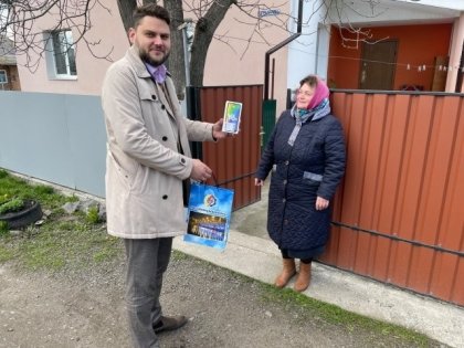 АТ «Вінницяобленерго» – особистий кабінет, передати покази лічильника, кол-центр 0 (800) 30-95-95 Смартфон від обленерго вже у споживачки з Літина._0