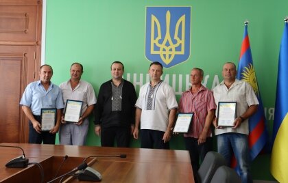 АТ «Вінницяобленерго» – особистий кабінет, передати покази лічильника, кол-центр 0 (800) 30-95-95 Влада Вінниччини відзначила працю наших високовольтників. _0