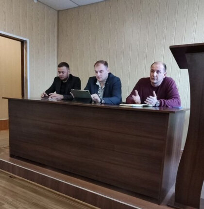 АТ «Вінницяобленерго» – особистий кабінет, передати покази лічильника, кол-центр 0 (800) 30-95-95 Старт зустрічей профспілчан з колективами енергетиків у районах області._0