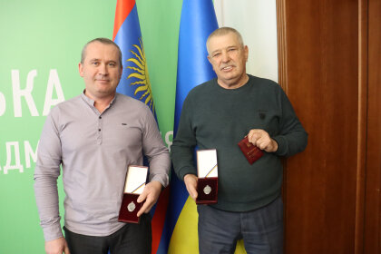 АТ «Вінницяобленерго» – особистий кабінет, передати покази лічильника, кол-центр 0 (800) 30-95-95 Наші працівники отримали високі нагороди за працю _0