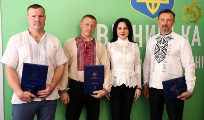 АТ «Вінницяобленерго» – особистий кабінет, передати покази лічильника, кол-центр 0 (800) 30-95-95 Роботу енергетиків Вінниччини відзначили у Верховна Рада України_0