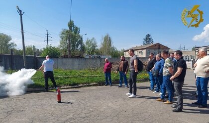 АТ «Вінницяобленерго» – особистий кабінет, передати покази лічильника, кол-центр 0 (800) 30-95-95 Безпека працівників — надійність для споживачів! _0