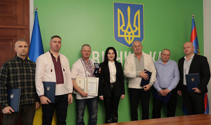 АТ «Вінницяобленерго» – personal account, transmit meter readings, call center 0 (800) 217-217 Наших енергетиків вшанували державними нагородами_0